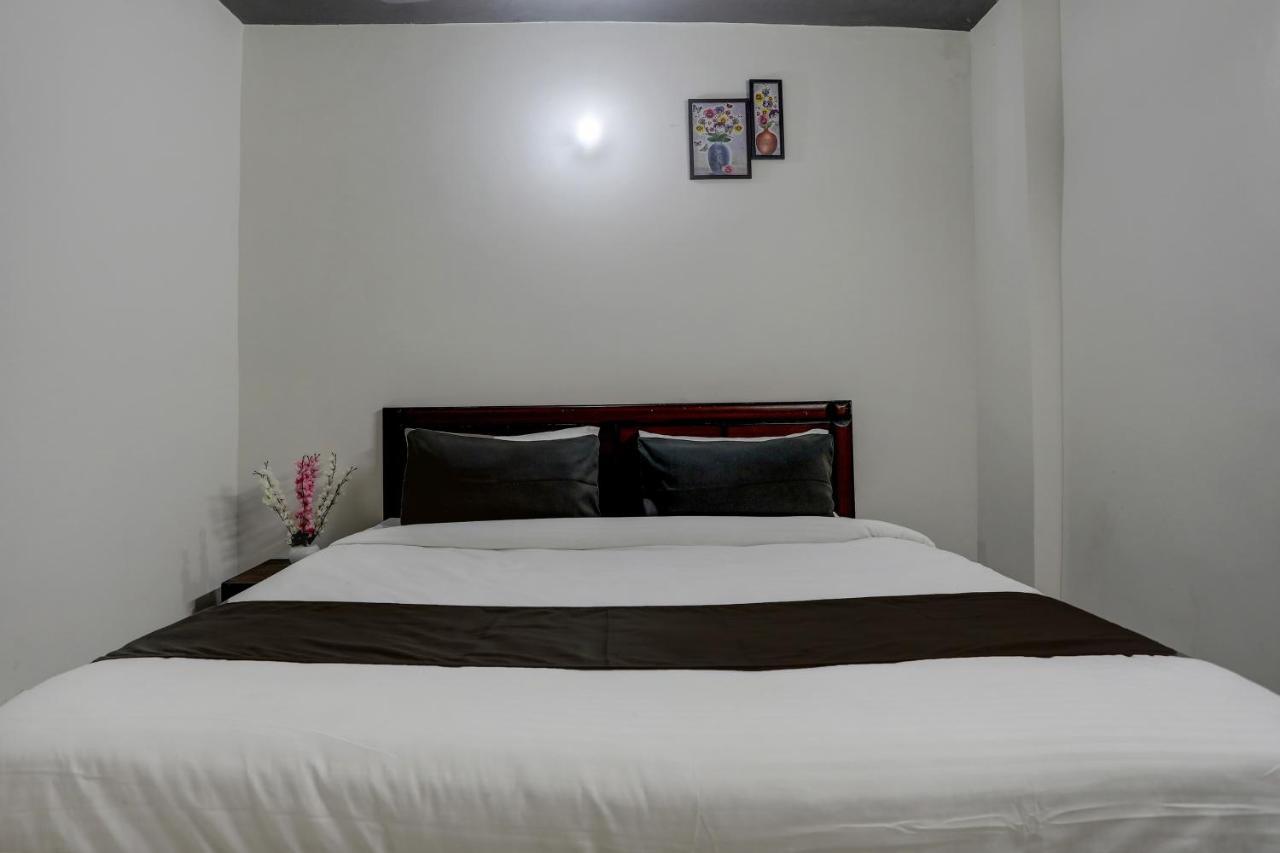 Hotel O The Royal Villa New Delhi Buitenkant foto