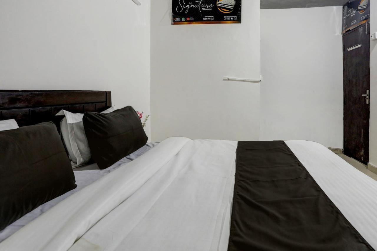 Hotel O The Royal Villa New Delhi Buitenkant foto