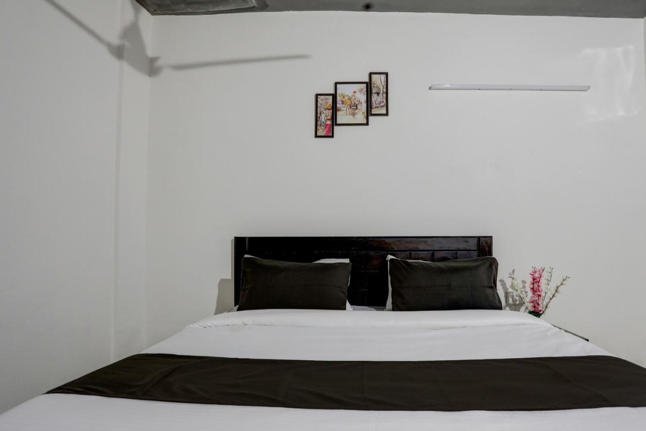 Hotel O The Royal Villa New Delhi Buitenkant foto