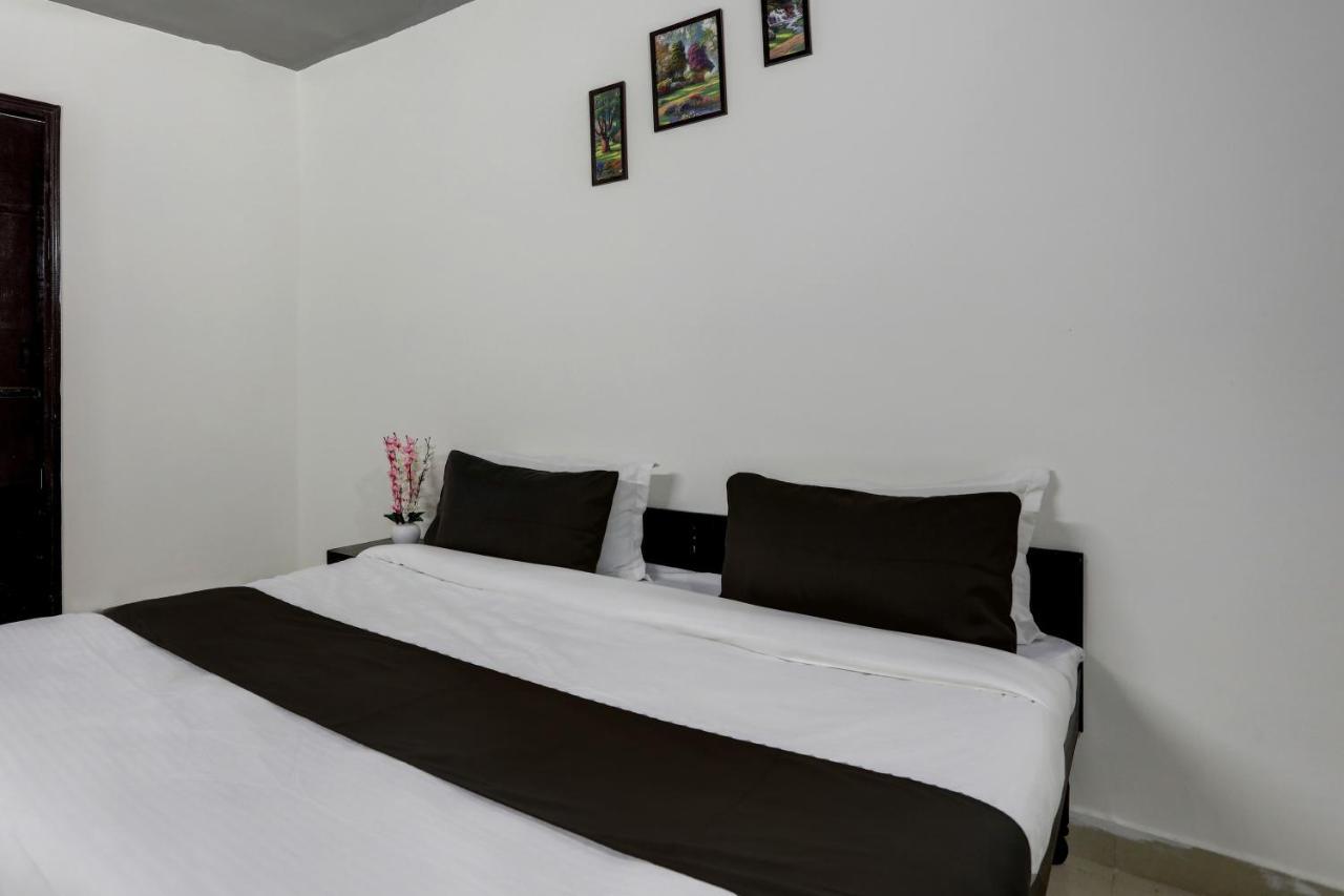 Hotel O The Royal Villa New Delhi Buitenkant foto