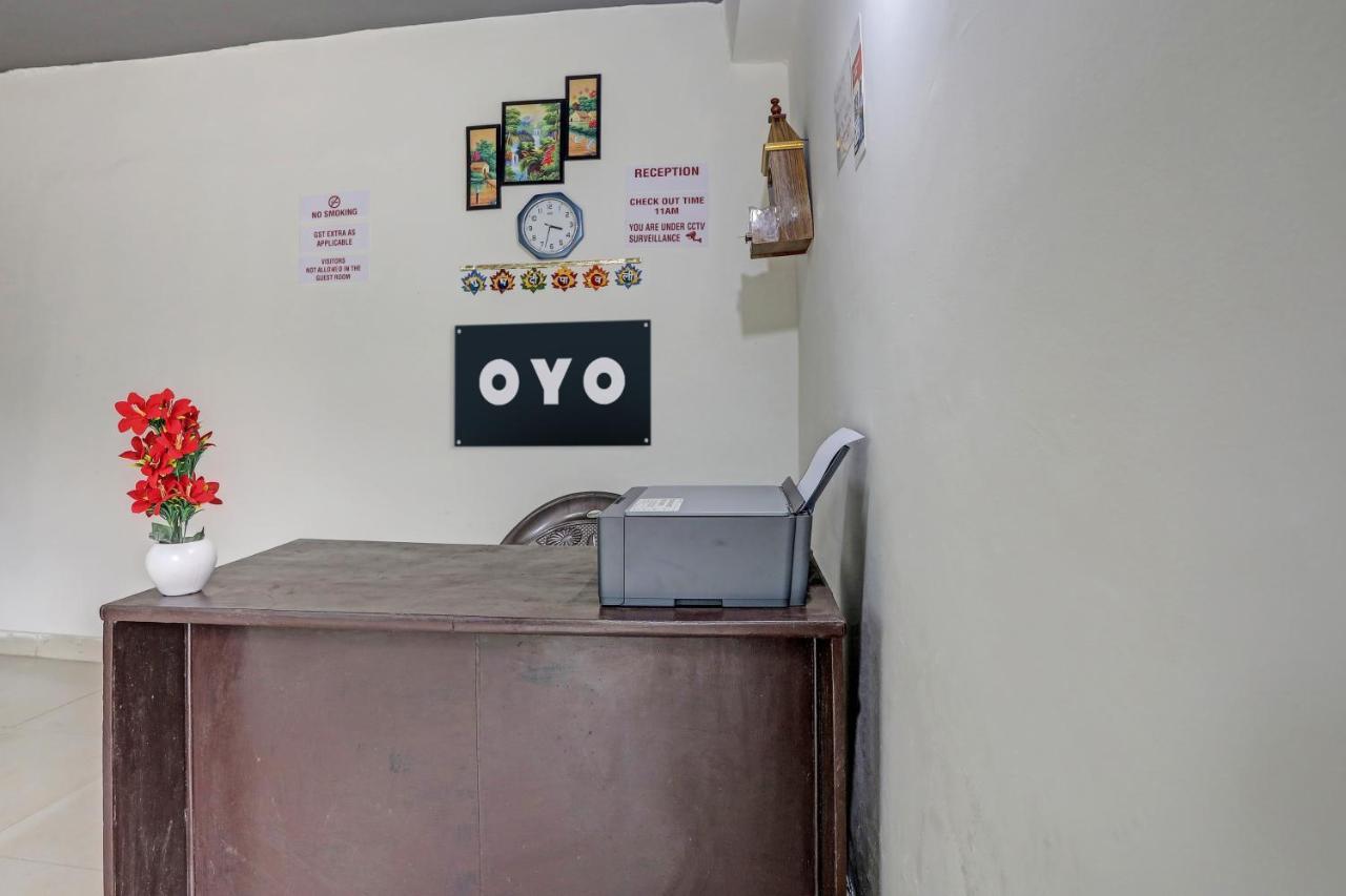 Hotel O The Royal Villa New Delhi Buitenkant foto